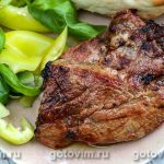 Стейки з яловичини на мангалі, мариновані в йогурті