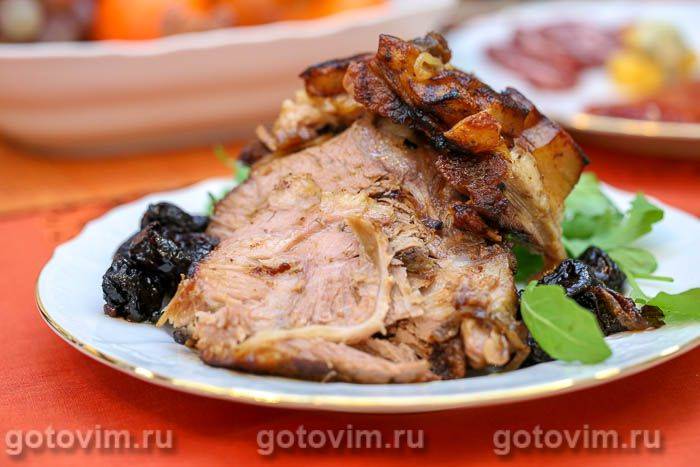 Свинина з чорносливом Свинина з чорносливом