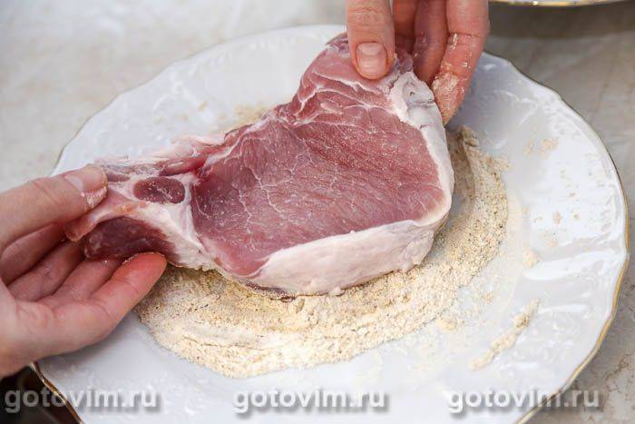 Свиняча котлета на кісточці в паніровці, запечена в духовці, Крок 02