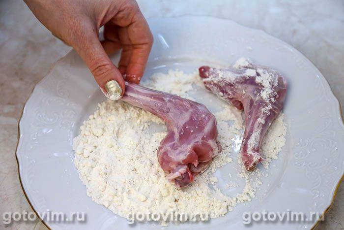 Фотографії рецепта Тушкований кролик з овочами в томатному соусі, 03 Тушкований кролик з овочами в томатному соусі, Крок 03