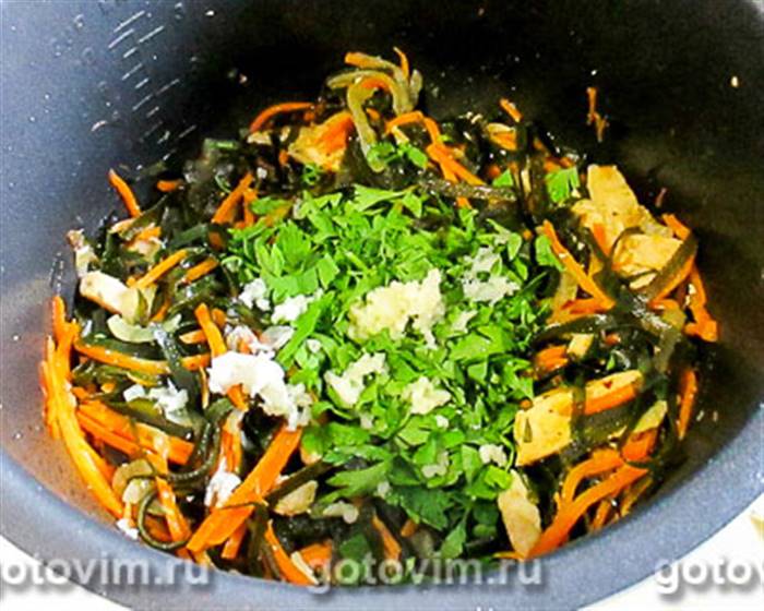 Закуска з курячим м'ясом і морською капустою в мультиварці, Крок 07