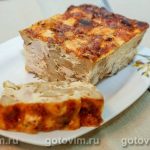 Запіканка з курячої грудки з беконом і хлібом