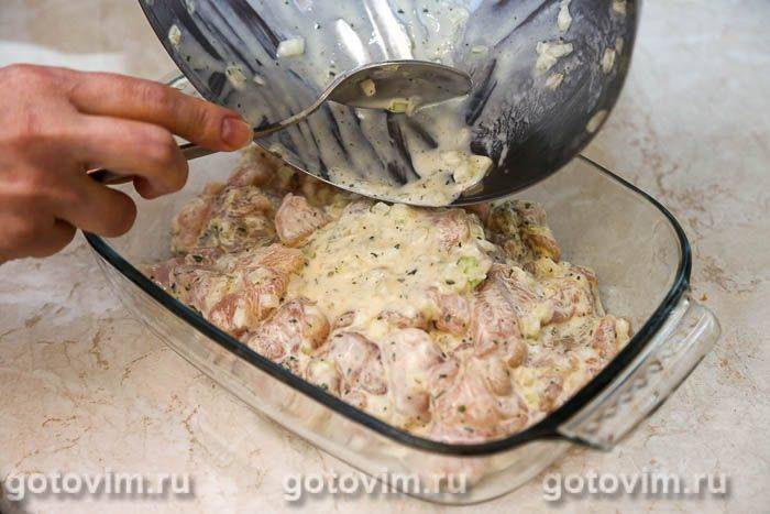 Запіканка з курячою грудкою з морквою, цибулею і сметаною, Крок 06