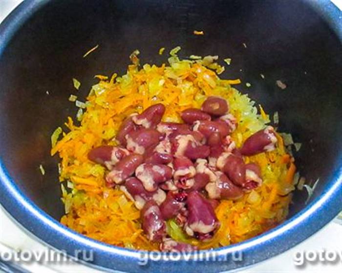 Картопля, тушкована з курячими сердечками в мультиварці, Крок 04