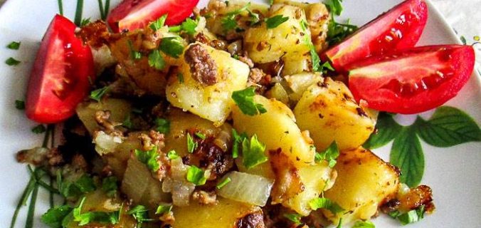 Картопля з курячим фаршем, запечена в мультиварці
