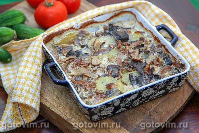Картопляна запіканка з яловичим язиком і лісовими грибами Картопляна запіканка з яловичим язиком і лісовими грибами