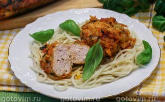 Котлети зі свинини з куркою, запечені в овочевому соусі