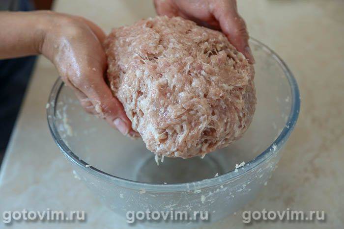 Фотографії рецепта Котлети зі свинини з куркою, запечені в овочевому соусі, 03 Котлети зі свинини з куркою, запечені в овочевому соусі, Крок 03