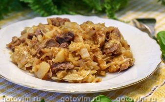 Курячі шлунки, тушковані з картоплею