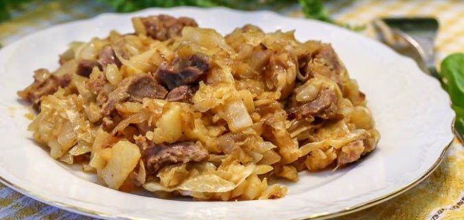 Курячі шлунки, тушковані з картоплею