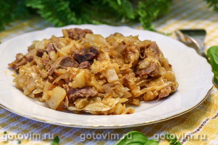 Курячі шлунки, тушковані з картоплею та капустою Курячі шлунки, тушковані з картоплею та капустою