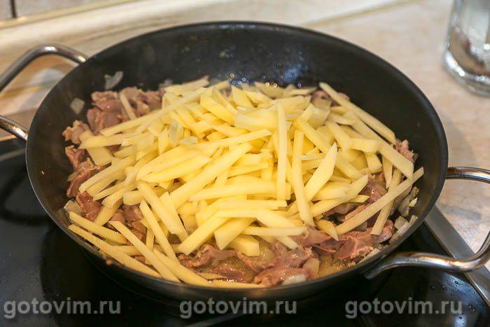 Фотографії рецепта Курячі шлунки, тушковані з картоплею та капустою, 06 Курячі шлунки, тушковані з картоплею та капустою, Крок 06