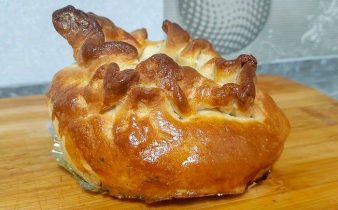Печеня з м’ясним фаршем у тісті