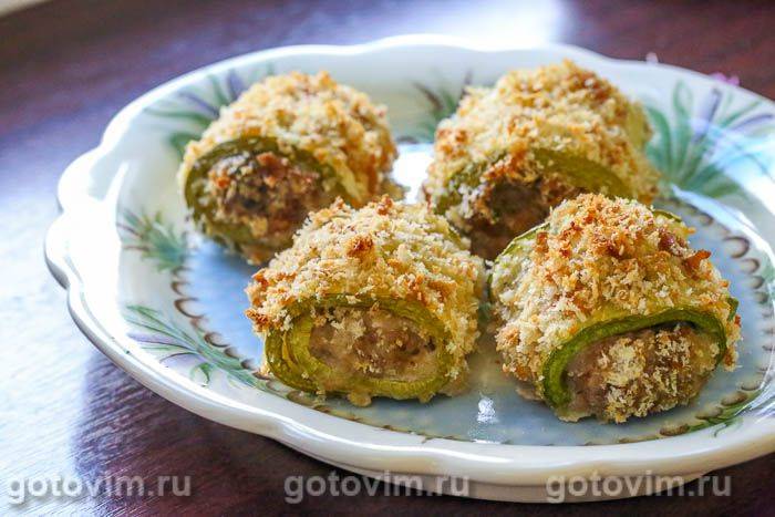 Рулетики з кабачків із курячою котлетою. Фотографія рецепта