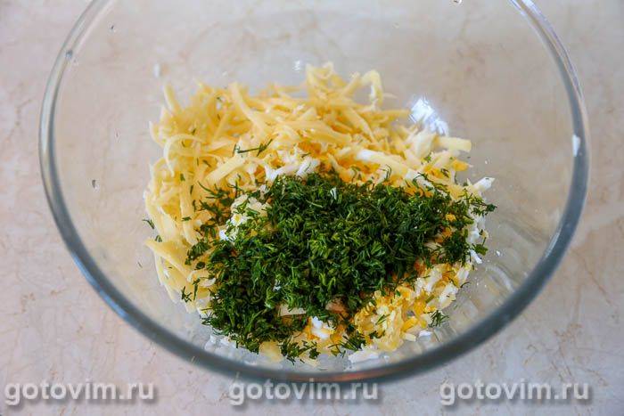 Рулетики зі свинини з сиром, яйцем і зеленню, Крок 01