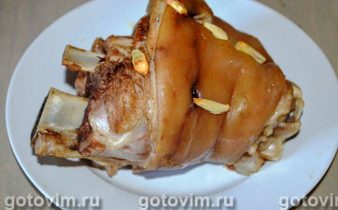 Свиняча рулька в пиві