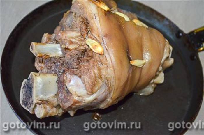 Свиняча рулька в пиві, запечена в духовці, Крок 05