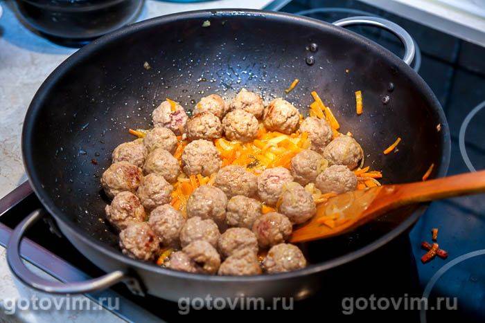 Фотографії рецепта Тушкована картопля з фрикадельками, 04 Тушкована картопля з фрикадельками, Крок 04