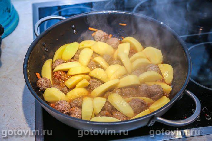 Фотографії рецепта Тушкована картопля з фрикадельками, 05 Тушкована картопля з фрикадельками, Крок 05