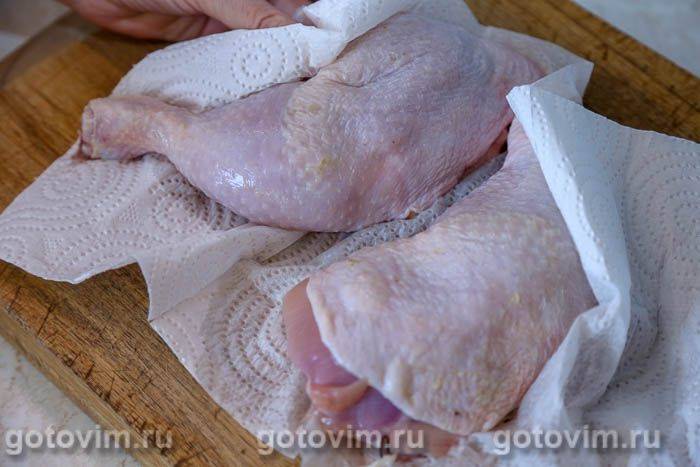 Курячі стегна з ананасами в медово-соєвому соусі, Крок 01