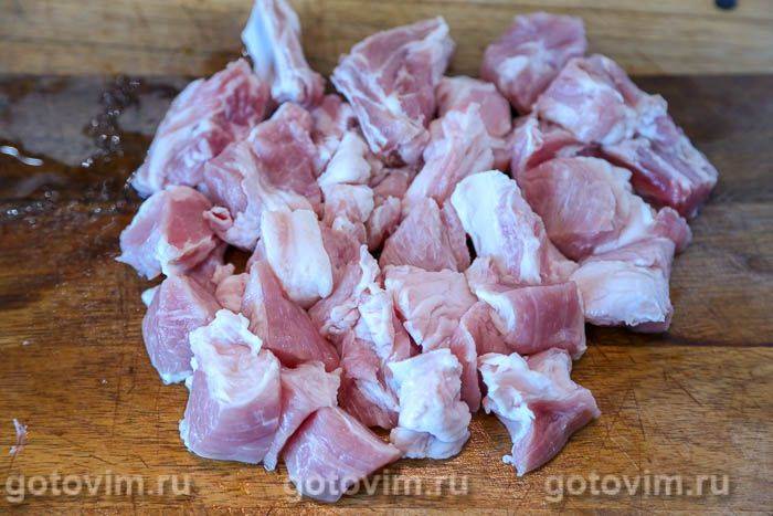 Квасоля з картоплею та м'ясом, запечена в горщиках, Крок 03